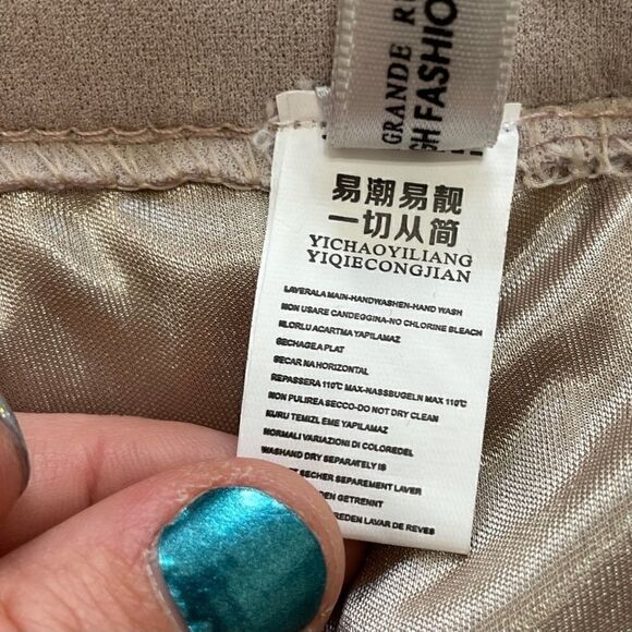 Pleated mini skirt size 28 - Picture 6 of 6